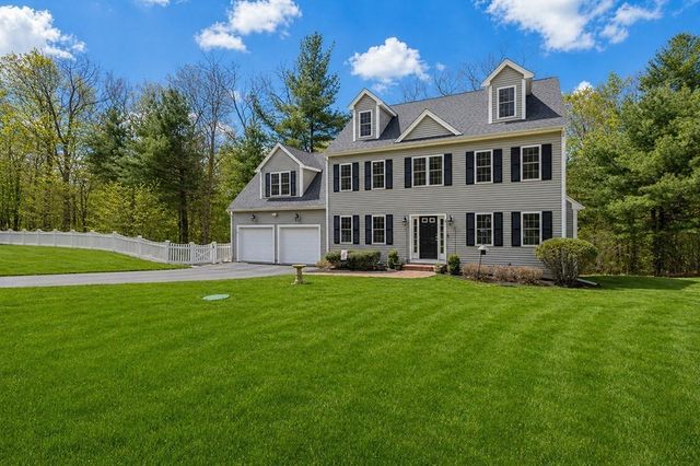 9 Willow Pl, Norfolk, MA 02056