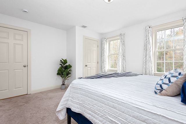 9 Willow Pl, Norfolk, MA 02056