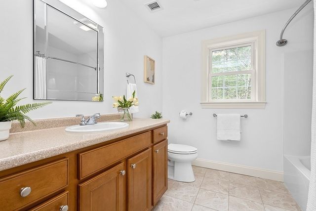 9 Willow Pl, Norfolk, MA 02056