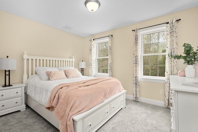 9 Willow Pl, Norfolk, MA 02056