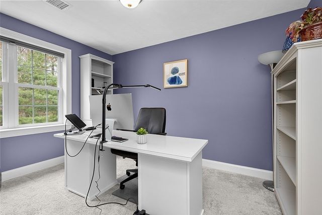 9 Willow Pl, Norfolk, MA 02056