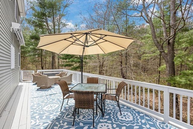 9 Willow Pl, Norfolk, MA 02056