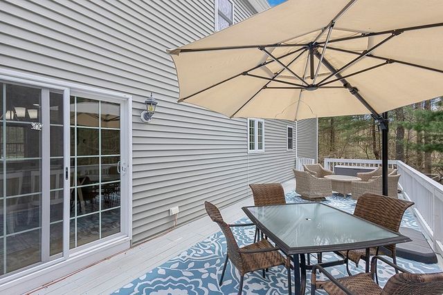 9 Willow Pl, Norfolk, MA 02056