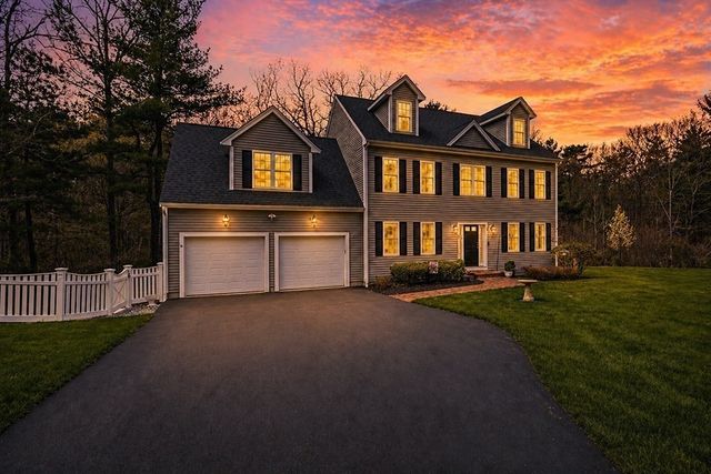 9 Willow Pl, Norfolk, MA 02056