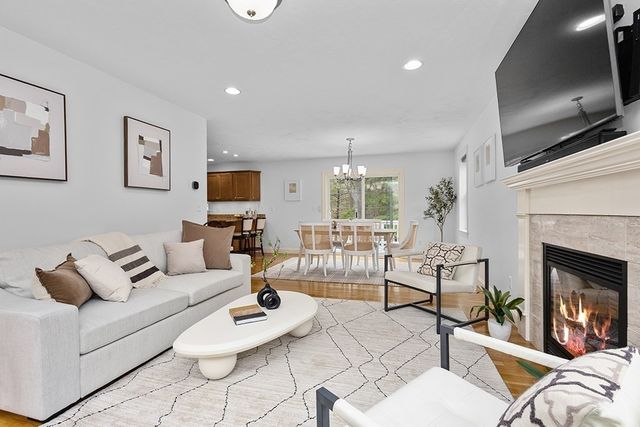 9 Willow Pl, Norfolk, MA 02056