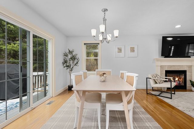 9 Willow Pl, Norfolk, MA 02056