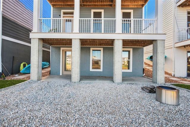 1020 Dyess Way, St Charles, MO 63301