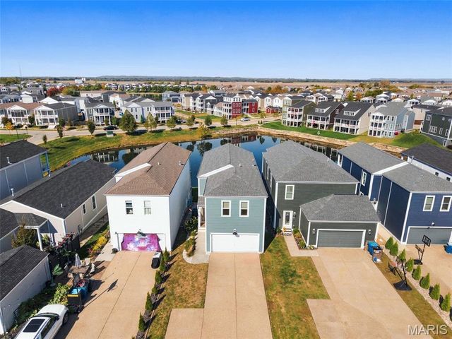 1020 Dyess Way, St Charles, MO 63301
