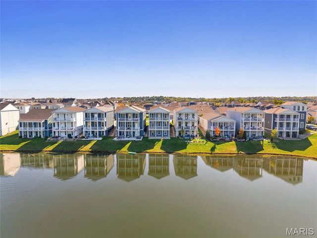 1020 Dyess Way, St Charles, MO 63301