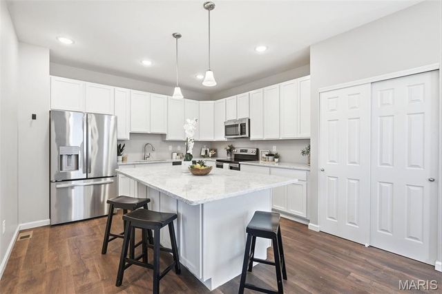 1020 Dyess Way, St Charles, MO 63301