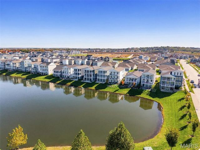 1020 Dyess Way, St Charles, MO 63301