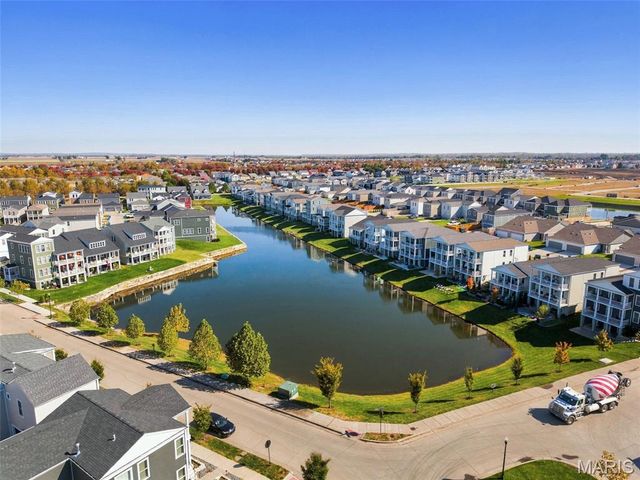 1020 Dyess Way, St Charles, MO 63301
