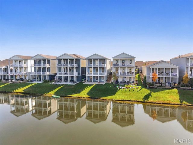 1020 Dyess Way, St Charles, MO 63301