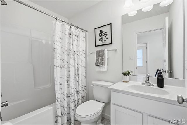1020 Dyess Way, St Charles, MO 63301