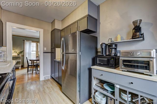 1526 W 12 Mile Road, Royal Oak, MI 48073