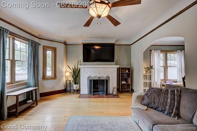 1526 W 12 Mile Road, Royal Oak, MI 48073