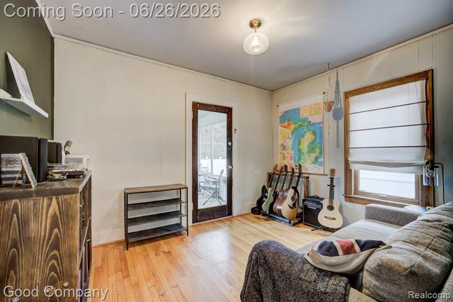 1526 W 12 Mile Road, Royal Oak, MI 48073