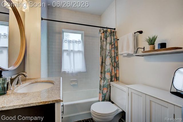 1526 W 12 Mile Road, Royal Oak, MI 48073