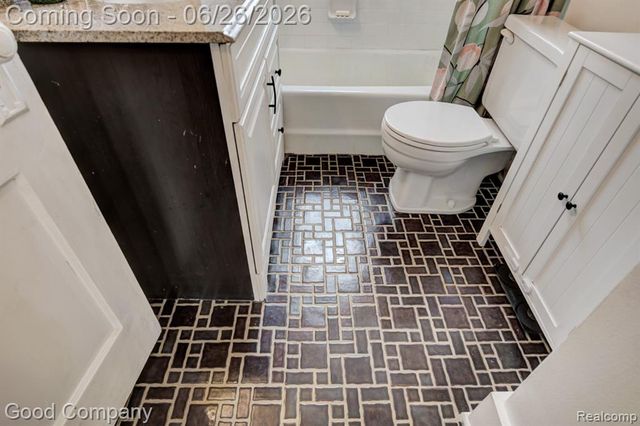 1526 W 12 Mile Road, Royal Oak, MI 48073