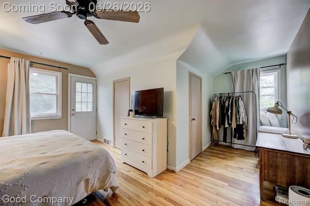 1526 W 12 Mile Road, Royal Oak, MI 48073