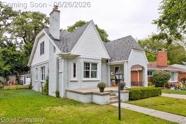 1526 W 12 Mile Road, Royal Oak, MI 48073