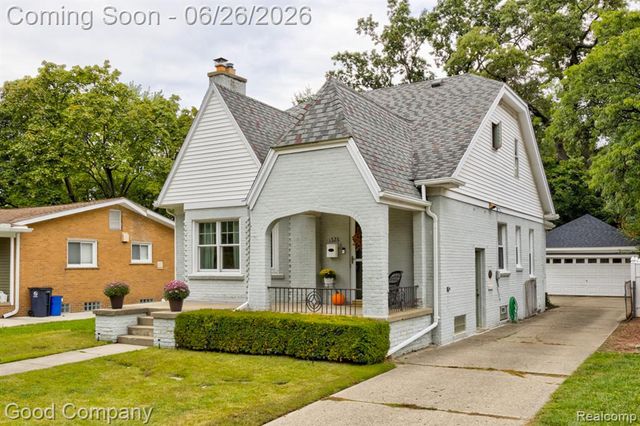 1526 W 12 Mile Road, Royal Oak, MI 48073