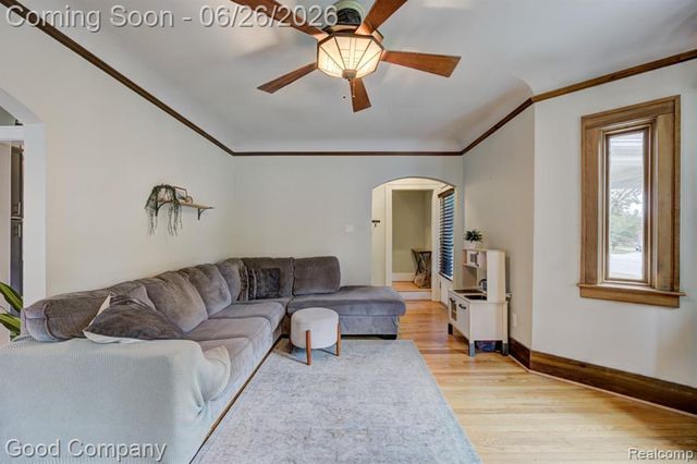 1526 W 12 Mile Road, Royal Oak, MI 48073