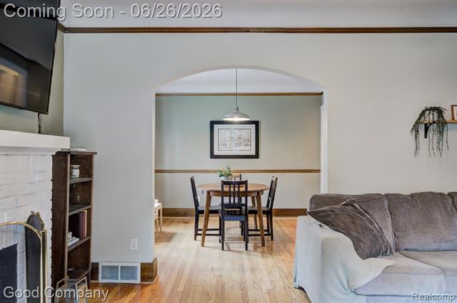1526 W 12 Mile Road, Royal Oak, MI 48073