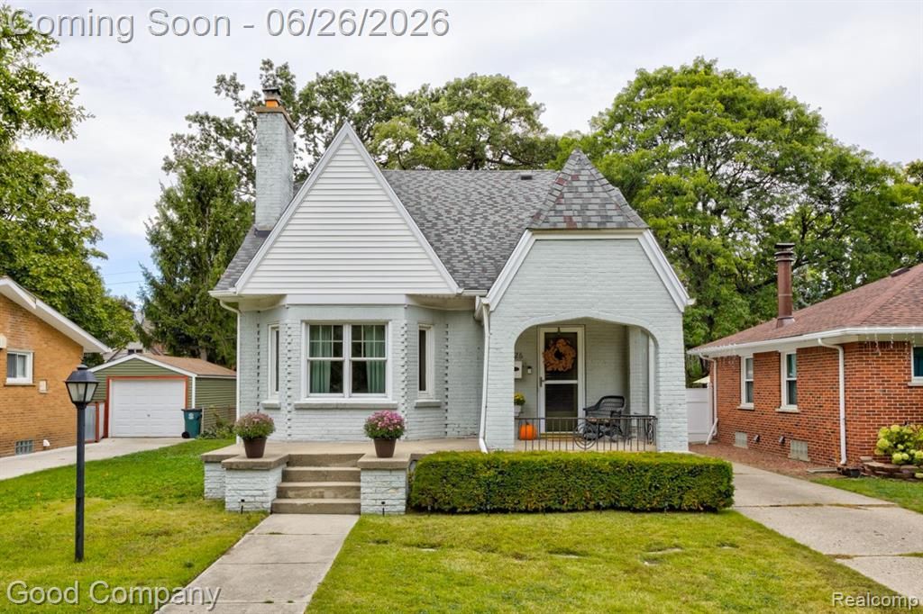 1526 W 12 Mile Road, Royal Oak, MI 48073