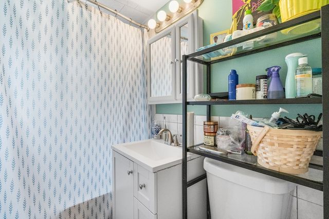 46 Stonehill Rd, Boston, MA 02136