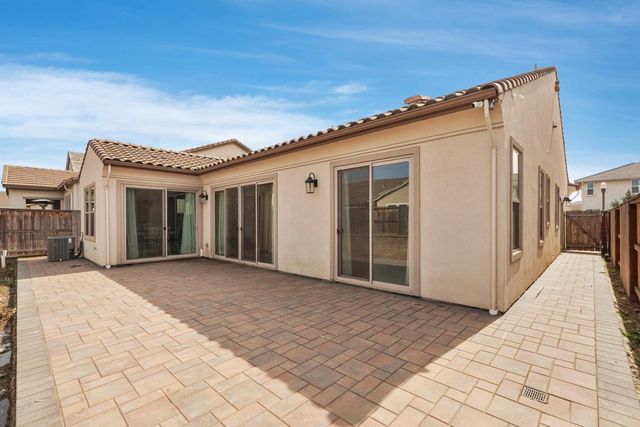 2771 Heather St, Lodi, CA 95242