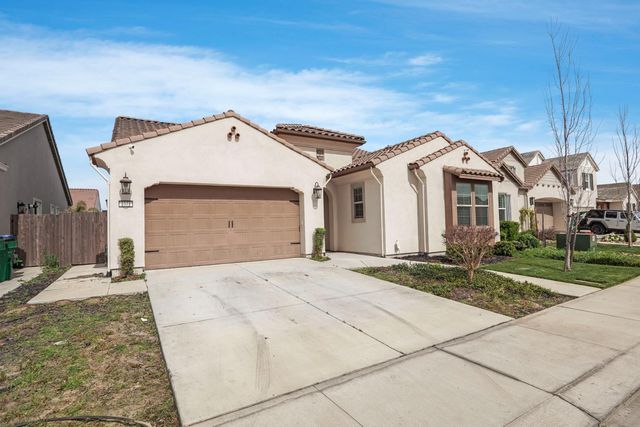 2771 Heather St, Lodi, CA 95242