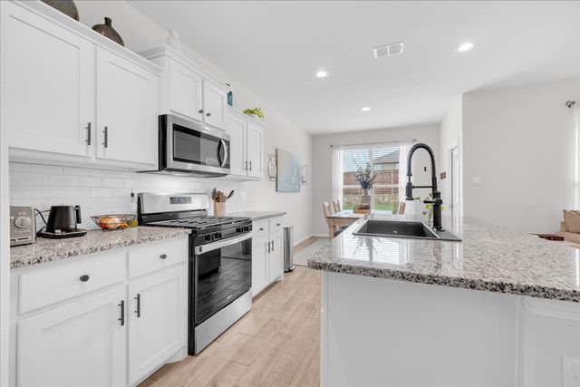 901 De Wit Drive, Fort Worth, TX 76108
