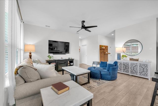 901 De Wit Drive, Fort Worth, TX 76108