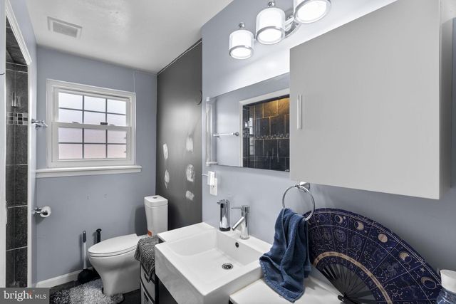 1232 SAVANNAH PL SE, Washington, DC 20032