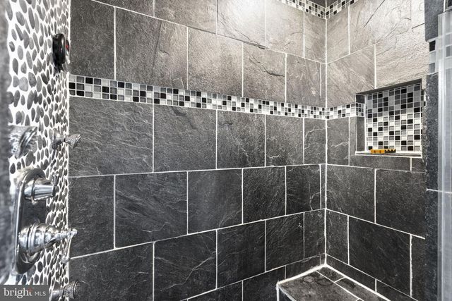 1232 SAVANNAH PL SE, Washington, DC 20032