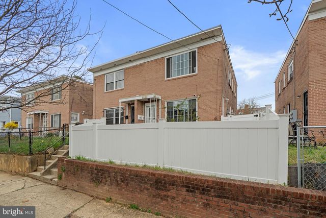 1232 SAVANNAH PL SE, Washington, DC 20032