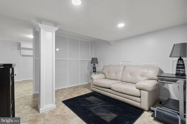 1232 SAVANNAH PL SE, Washington, DC 20032