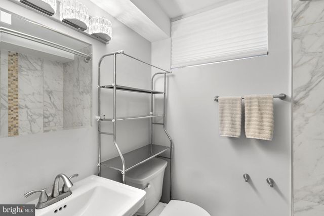 1232 SAVANNAH PL SE, Washington, DC 20032