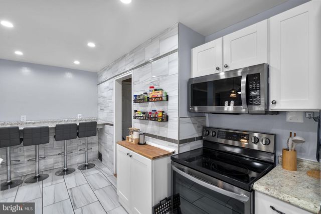 1232 SAVANNAH PL SE, Washington, DC 20032