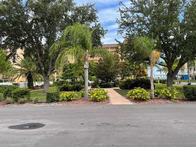 7 DUNOON PLACE 207, Dunedin, FL 34698