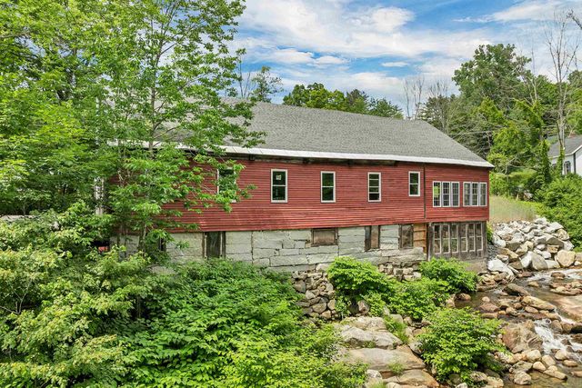 106 Water Street, Rumney, NH 03266