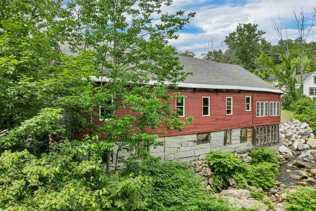 106 Water Street, Rumney, NH 03266