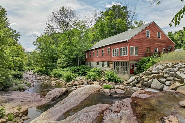 106 Water Street, Rumney, NH 03266