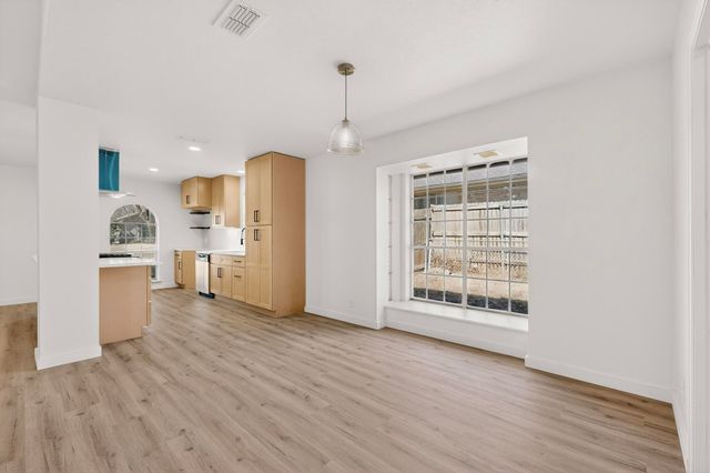 1100 Mount Vernon Street, Ennis, TX 75119