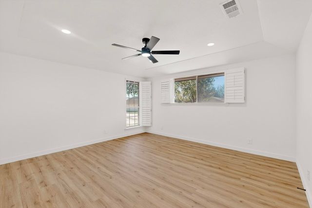 1100 Mount Vernon Street, Ennis, TX 75119