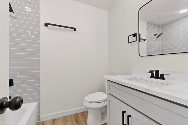 1100 Mount Vernon Street, Ennis, TX 75119