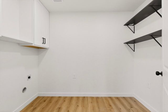 1100 Mount Vernon Street, Ennis, TX 75119