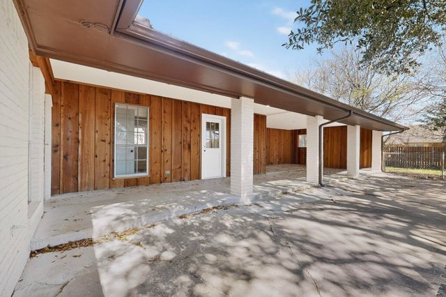 1100 Mount Vernon Street, Ennis, TX 75119