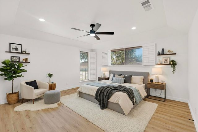 1100 Mount Vernon Street, Ennis, TX 75119